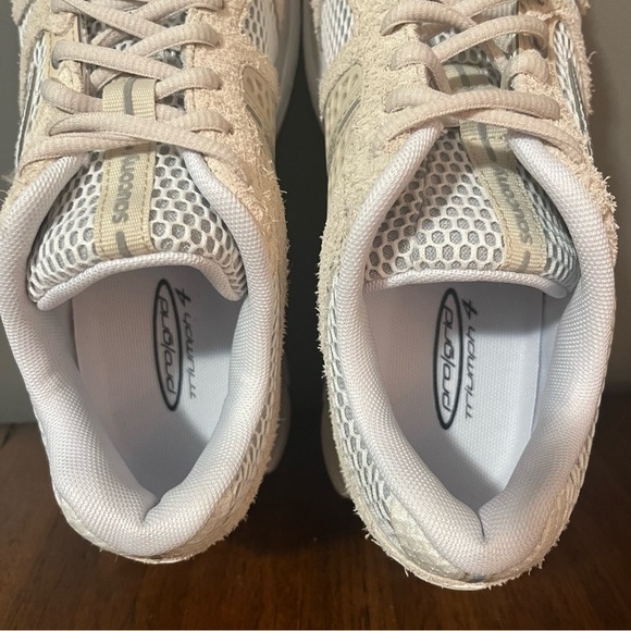 NORDSTROM X SAUCONY
PROGRID TRIUMPH 4 Men’s size 7.5. Beige suede and white. - Picture 6 of 15